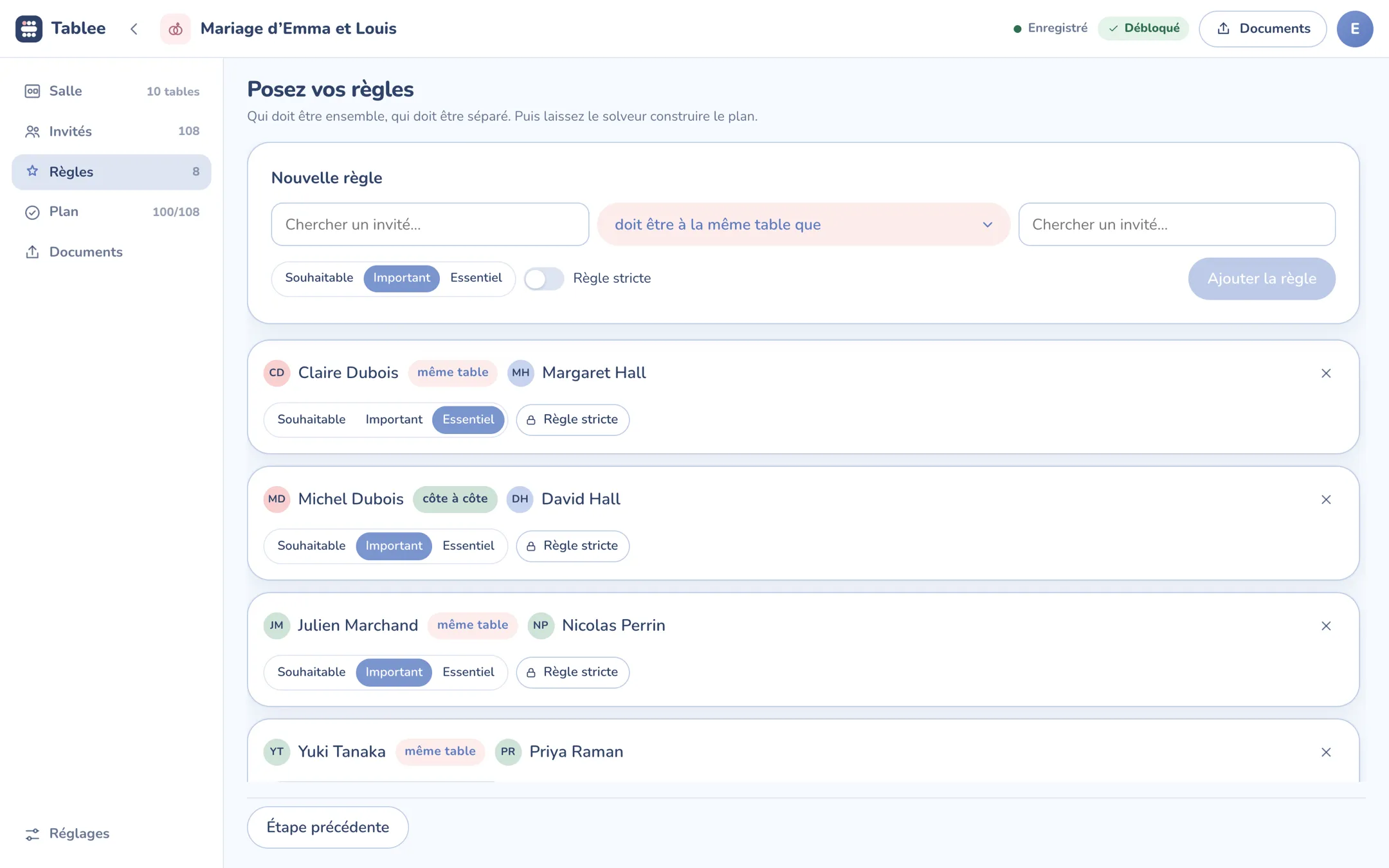 Écran Règles de l'application web Tablee : des règles « même table » et « côte à côte » entre invités, chacune avec son niveau Souhaitable, Important ou Essentiel, et une case Règle stricte